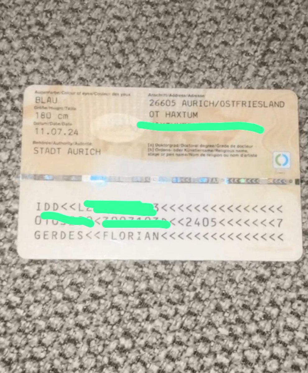 Wieder ein neuer #Sklave von <a href="/SchmidtMer7510/">GoddesMerle</a> der Florian Gerdes
#loser '#Versager #blackmail

Noch ein #Florian der #sklave ist. SCHEINT ein Losername zu sein