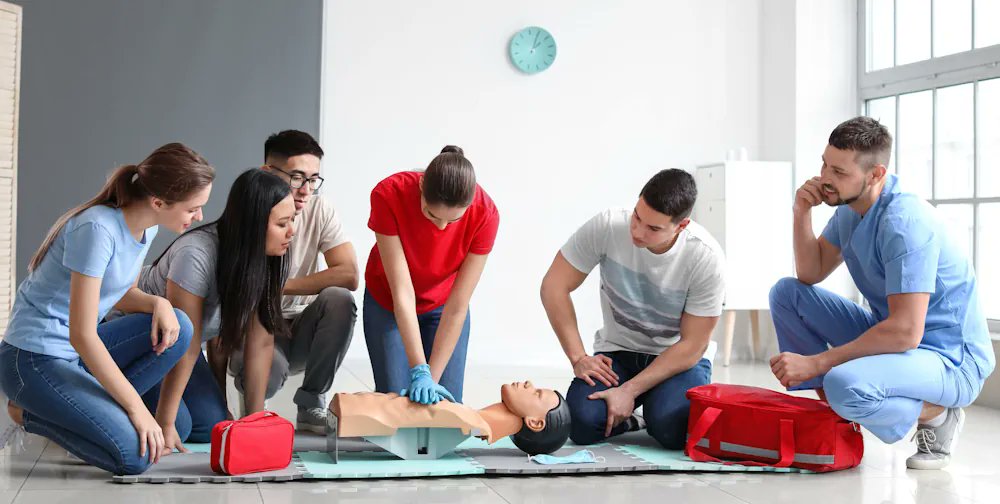 Kolla in vår nya artikel: Därför ska du utbilda personalen i första hjälpen och HLR
👉 Klicka här för att läsa: duochjobbet.se/darfor-ska-du-…