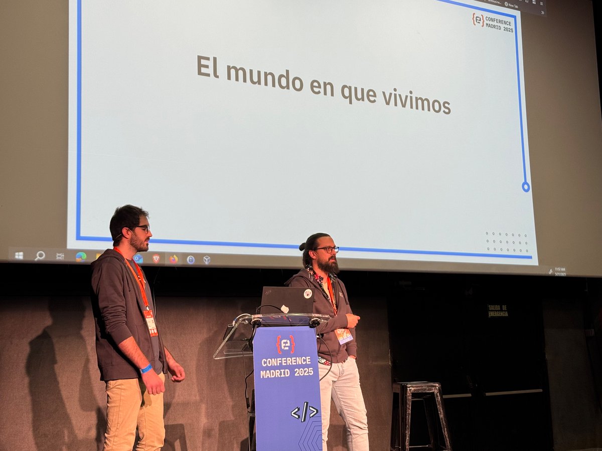 Y llegó el turno de nuestros compis <a href="/daniel_a_BI/">Daniel A.</a> y Jaime Casado, con sus claves sobre arquitectura de datos para la ciberseguridad 🙌🙌 

#CodemotionMadrid25 <a href="/CodemoMadrid/">Codemotion Madrid</a>