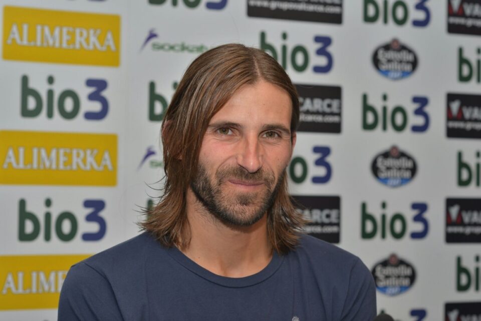 🎙️ Gonzalo en <a href="/LosBuenosAlPrao/">Los Buenos Al Prao</a> se enfrenta a "La Pachanga"

"El mejor jugador asturiano de la historia es Santi Cazorla"

"Nos cuesta mucho enfrentarnos al Tuilla"

"Ficharía a Nacho López para el Mosconia"