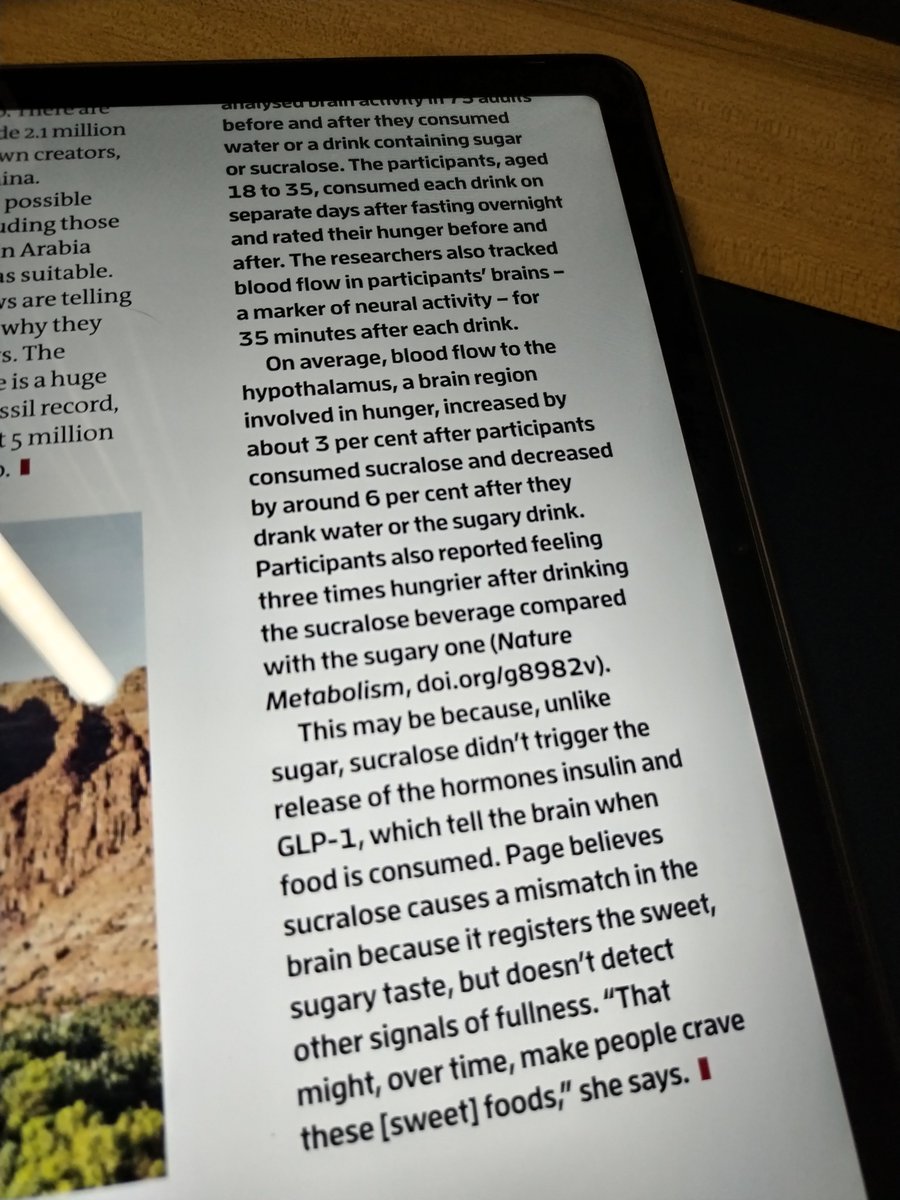 วันก่อนเพิ่งอ่านเจอบทความหนึ่งจากนิตยสาร New Scientist ซึ่งคล้ายกับเรื่องที่คุณหมอผู้เขียนเล่าเลยค่ะ –  ในบทความพูดถึงผลของสารให้ความหวานแทนน้ำตาล (เช่น sucralose) ที่ถูกนำมาใช้แทนน้ำตาลในอาหารและเครื่องดื่ม

นักวิจัยพบว่า ถึงแม้สมองจะรับรู้รสหวานจาก sucralose ได้