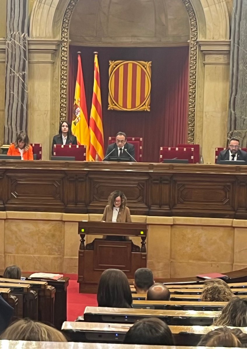 Jordi Foz Dalmau (@jordifoz) on Twitter photo Avui, després d’anys de treball i de processos participatius, el ple del <a href="/parlamentcat/">Parlament de Catalunya</a> ha aprovat iniciar el tràmit de la Llei de patrimoni immaterial, una eina necessària per protegir tota la riquesa cultural no material construïda entre tots i que ens explica com a país. Avui, després d’anys de treball i de processos participatius, el ple del <a href="/parlamentcat/">Parlament de Catalunya</a> ha aprovat iniciar el tràmit de la Llei de patrimoni immaterial, una eina necessària per protegir tota la riquesa cultural no material construïda entre tots i que ens explica com a país.
