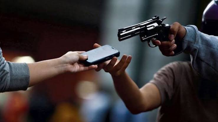 El sentido de la existencia del Estado se relaciona fundamentalmente con la necesidad de la población de gozar de seguridad pública para obtener permanentemente el bien público temporal 

México, a partir del 2006 y a causa de la corrupción institucionalizada ha fallado en