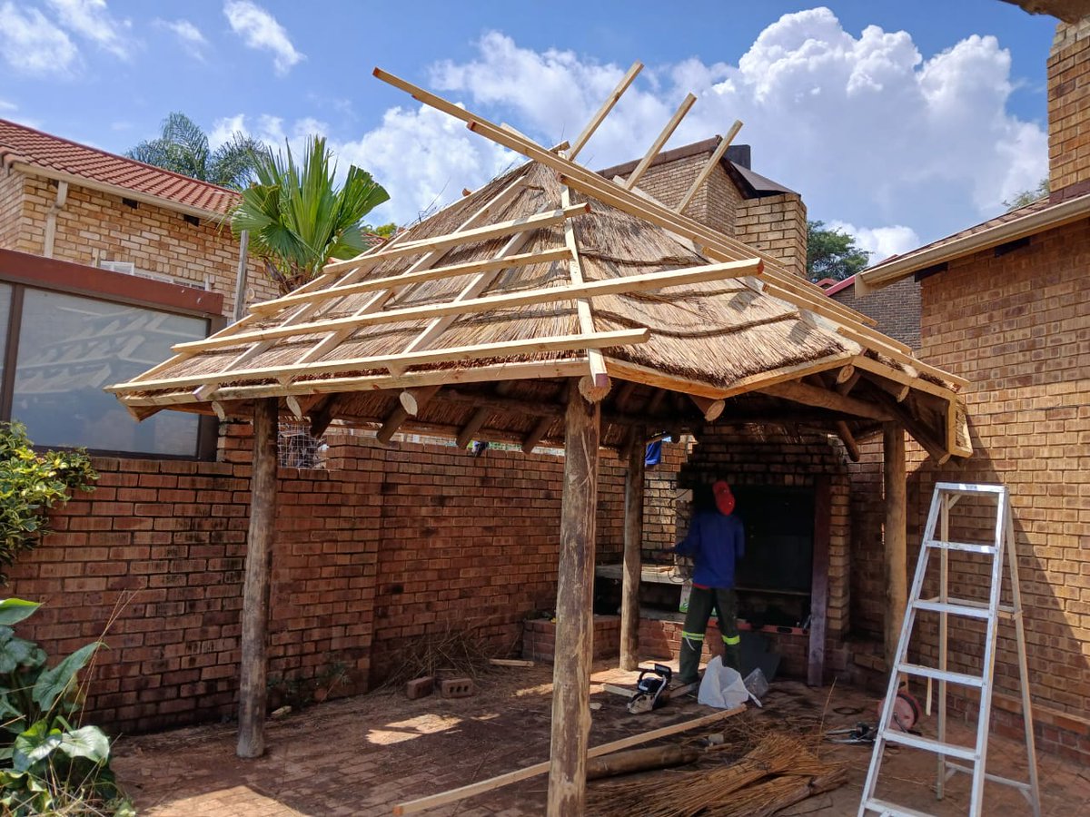 TEBOGONARE1's tweet photo. Nare Thatchers and projects 
Call:0827900005 https://t.co/nul53G8unM