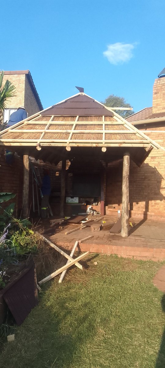TEBOGONARE1's tweet photo. Nare Thatchers and projects 
Call:0827900005 https://t.co/nul53G8unM