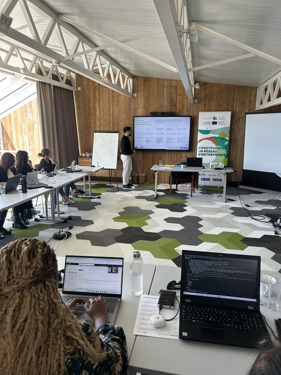 galopcci's tweet photo. 📍Cat
Som a Font-Romeu, immersos en la tercera trobada de l’acceleradora transfronterera.
Avui, emprenedors de #Catalunya, #Andorra i #França treballen conjuntament al voltant d’un tema clau: el #finançament de startups.

#AcceleradoraTransfronterera #Startups   
@CTPPOCTEFA https://t.co/yQw5FVWY7C
