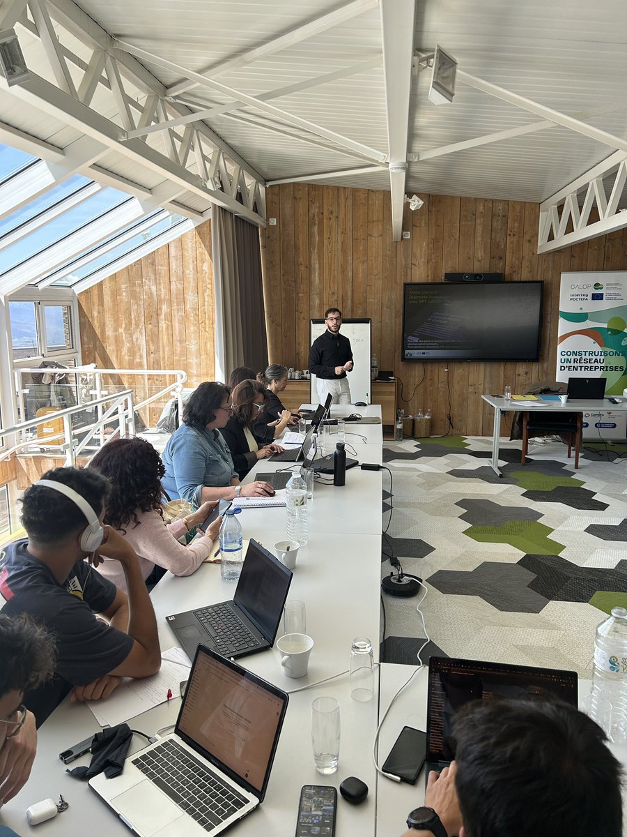 galopcci's tweet photo. 📍Cat
Som a Font-Romeu, immersos en la tercera trobada de l’acceleradora transfronterera.
Avui, emprenedors de #Catalunya, #Andorra i #França treballen conjuntament al voltant d’un tema clau: el #finançament de startups.

#AcceleradoraTransfronterera #Startups   
@CTPPOCTEFA https://t.co/yQw5FVWY7C
