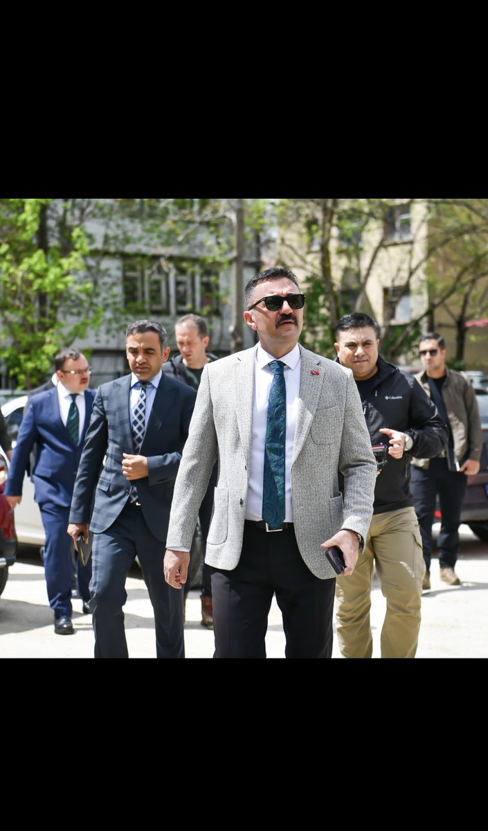 enesdsknn's tweet photo. Eğilmiyor diye, kurdu hor görüp
İti el üstünde tutan utansın

#buelenttekbıyıkoğlu https://t.co/iURteOoqVa