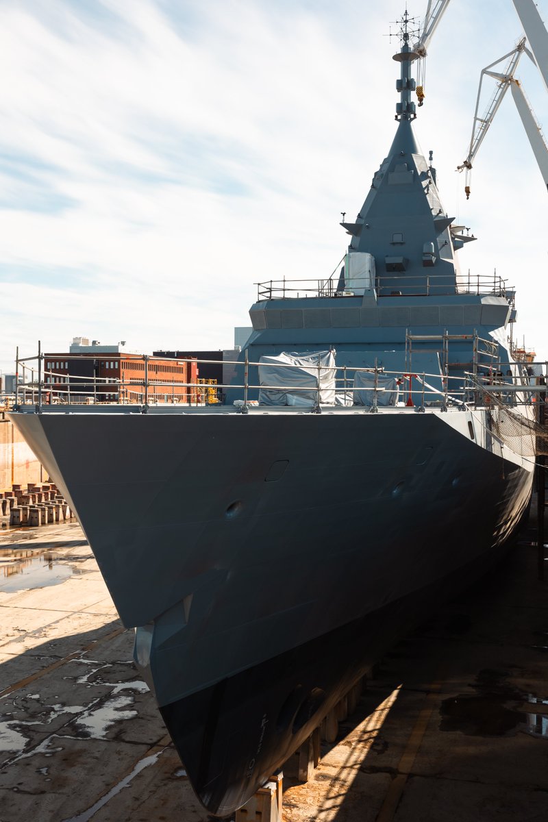 Puolustusministeriö (@defencefinland) on Twitter photo Puolustusministeri <a href="/anttihakkanen/">Antti Häkkänen</a> osallistui tänään ensimmäisen Pohjanmaa-luokan korvetin vesillelaskutilaisuuteen.
"Nämä korvetit vahvistavat Suomen puolustusta, ja sen lisäksi niiden suorituskykyjen myötä koko Itämeren turvallisuus vahvistuu."
📸:Eetu Kolehmainen/Ruotuväki Puolustusministeri <a href="/anttihakkanen/">Antti Häkkänen</a> osallistui tänään ensimmäisen Pohjanmaa-luokan korvetin vesillelaskutilaisuuteen.
"Nämä korvetit vahvistavat Suomen puolustusta, ja sen lisäksi niiden suorituskykyjen myötä koko Itämeren turvallisuus vahvistuu."
📸:Eetu Kolehmainen/Ruotuväki