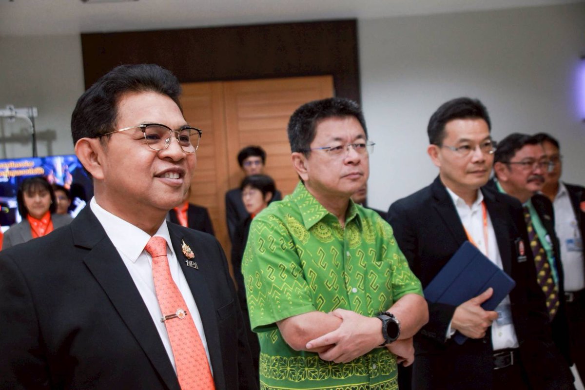 mea_news's tweet photo. คณะกรรมการ MEA เยี่ยมชมระบบดิจิทัล เสริมความมั่นใจในการขับเคลื่อนองค์กรด้วยเทคโนโลยี
อ่านรายละเอียด คลิก>> https://t.co/2QxjPJHaoD
#คณะกรรมการกฟน #MEAdigital #MEAsmartpeople
#MEAdigitalorganization #MEAsmartenabler
#MEA #การไฟฟ้านครหลวง #พลังดีดีที่รู้สึกได้ทุกวัน https://t.co/Da4ka3d7QN