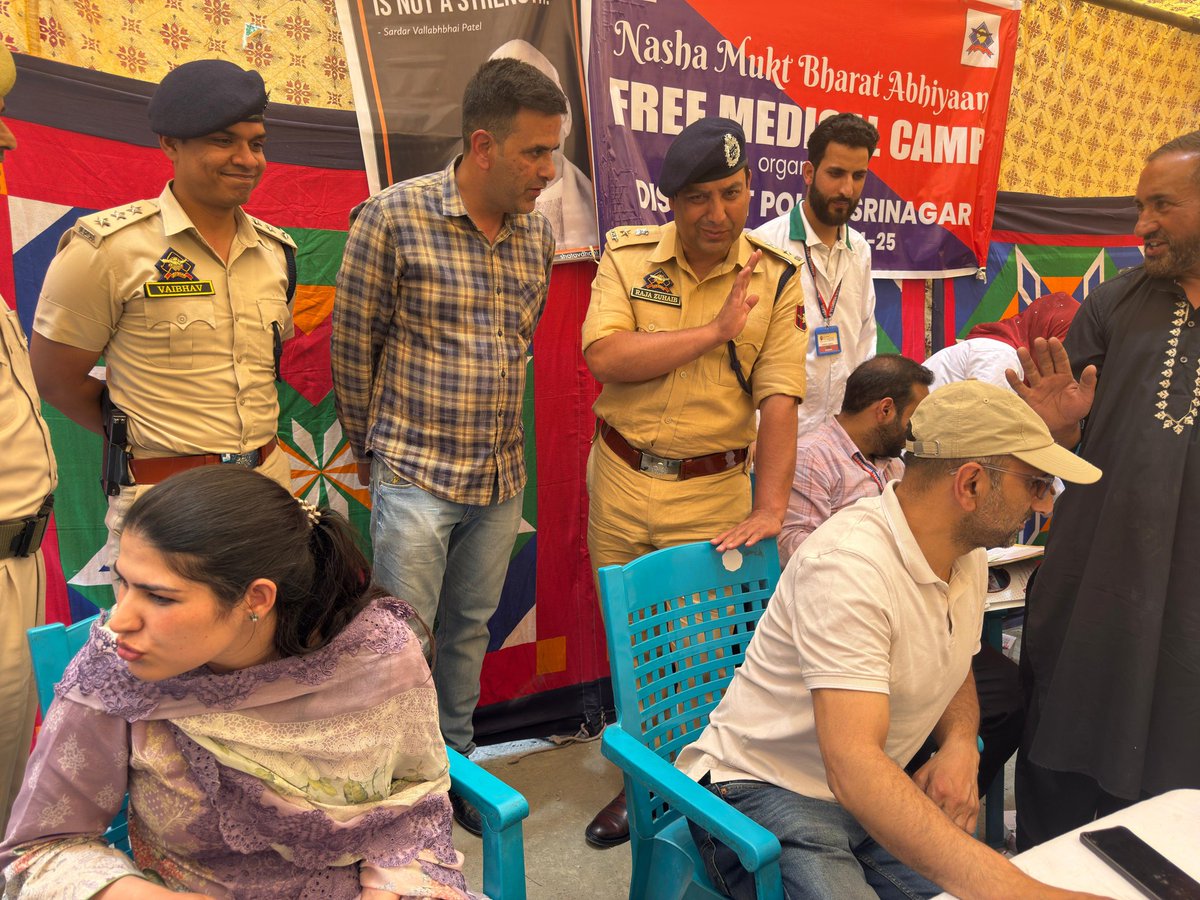 NASHA MUKT BHARAT ABHIYAAN
Police Organizes Medical Camp in Srinagar under Civic Action Programme.

Srinagar Police organized free medical camp under the aegis Civic Action Programme ( CAP ) 2024-25.
This initiative is part of larger "Nasha Mukt Bharat Abhiyaan" campaign,