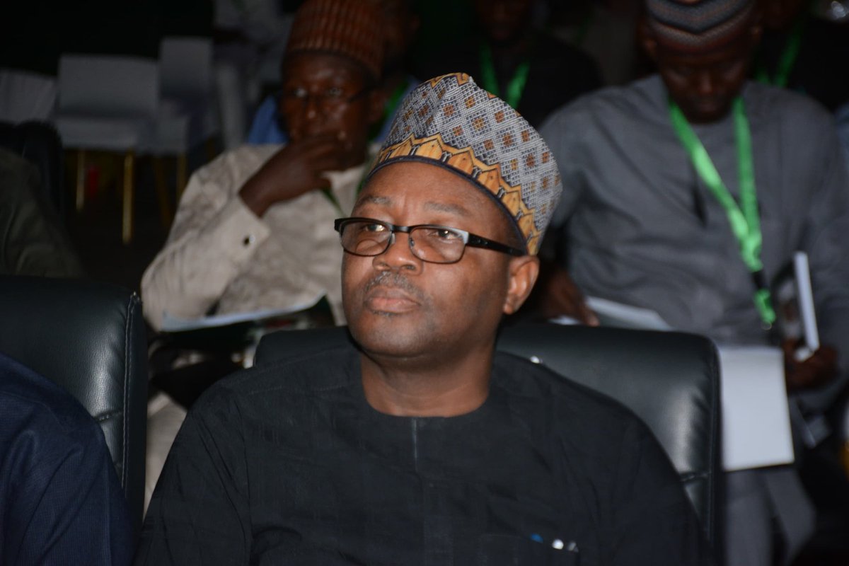 BMB1_Official's tweet photo. On Day 2, Dr. Niran Oyekale, MD/CEO of Commute Technology Ltd, presents on change management in digital transformation, focusing on preparing civil servants and institutions to succeed in digital reform.
#ICTTraining #CivilServants #BornoState #BICTDA #CIAtech #DigitalTransformation #Egovernance #RegistrationOpen