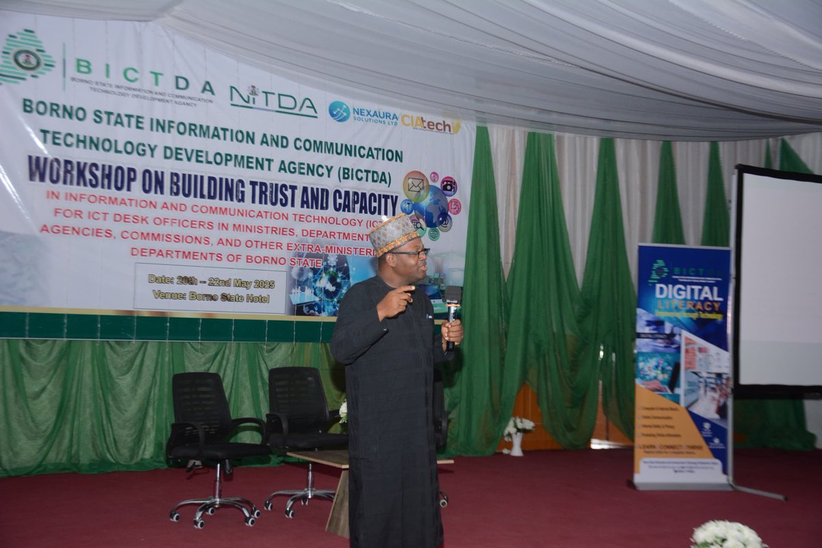 BICTDA_Borno's tweet photo. On Day 2, Dr. Niran Oyekale, MD/CEO of Commute Technology Ltd, presents on change management in digital transformation, focusing on preparing civil servants and institutions to succeed in digital reform.
#ICTTraining #CivilServants #BornoState #BICTDA #CIAtech #DigitalTransforma https://t.co/zFwIdKHjZC