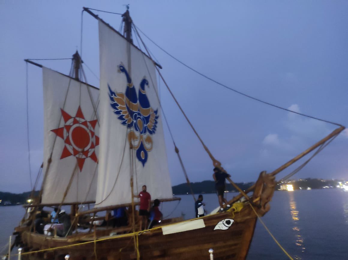 INSV Kaundinya with her sails up. The “Gandaberunda” or two headed bird was the royal insignia of the Kadamba kingdom who ruled the Konkan coast for centuries. Appropriate as the ship was built in Goa and inducted in Karwar