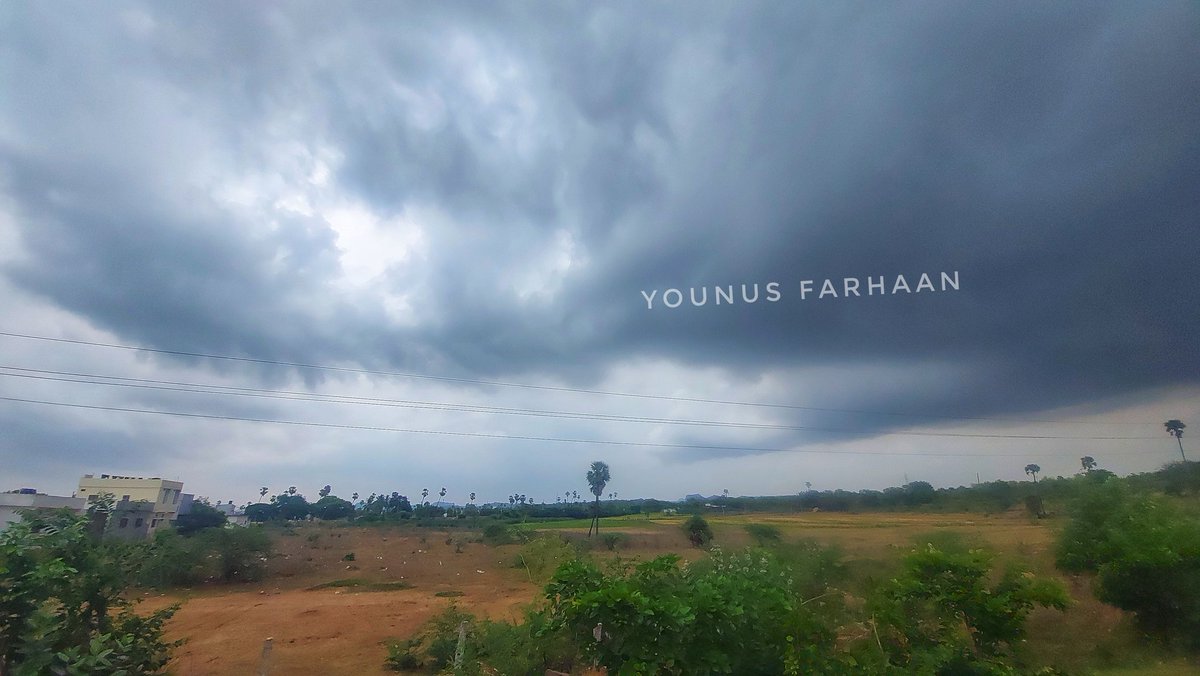YounusFarhaan's tweet image. Powerful Thunderstorm ⛈️⛈️⛈️
#NalgondaDistrict Rains 
Traveling in @TGSRTCHQ #TGSRTC Bus 🚌  Devarakonda 
@SajjanarOffice #Telangana #Hyderabad 
@HiHyderabad @swachhhyd @balaji25_t @asifalikhan_1 @Z9Habib @KitChitKat @TS_AP_Weather @azhar_maqsusi #photo #clouds #WeatherAlert