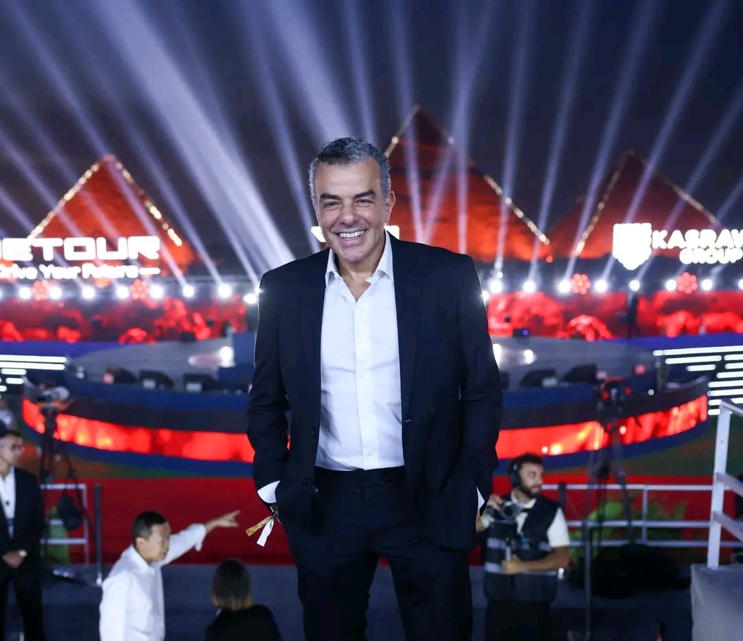 عندما تزينت الأهرامات بالون الاحمر  في حفل إعلان شريك جديد للنادي الاهلي  القصراوي ـ چيتور 🦅🦅🦅🔴🚩