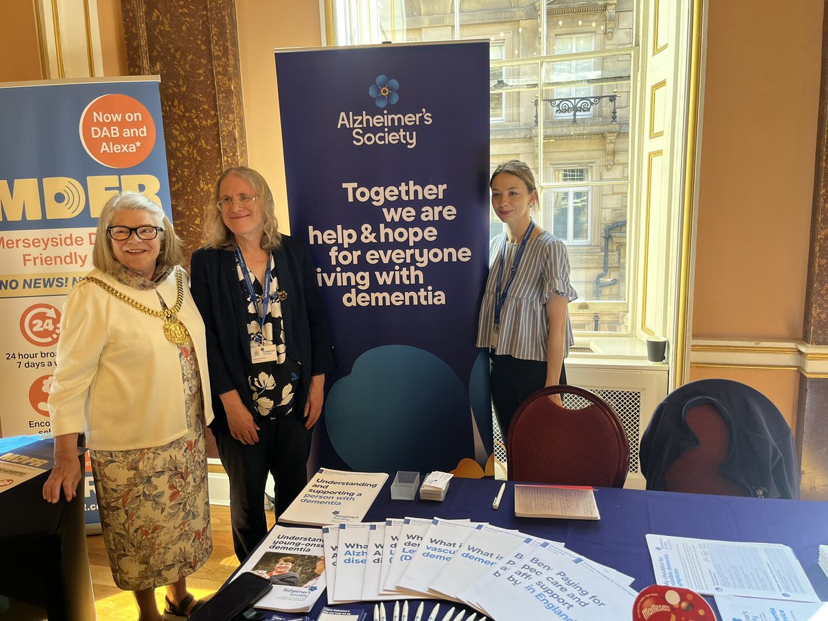 ChrisLarkin2's tweet image. .@alzheimerssoc Cheshire & Merseyside teams meeting the new Lord Mayor @CllrBMurray at today’s Liverpool City Region Dementia Symposium #LCRdementiasymposium