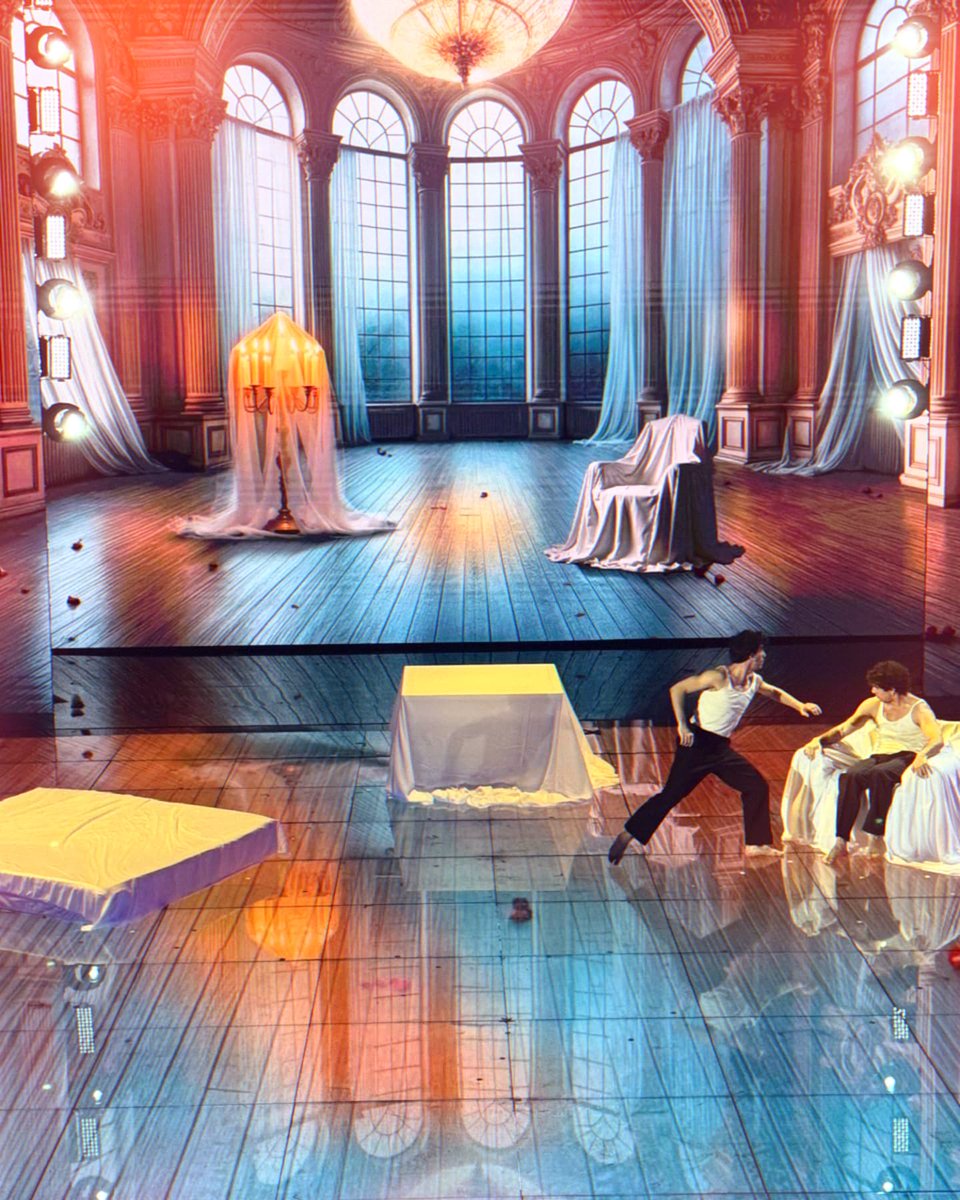 daqstudio's tweet photo. Il Serale Amici24
Studi Titanus/Elios Roma
Produzione:Fascino pgt
Scenografia: Lucia D'Angelo e Cristina Querzola
Regia:Andrea Vicario
Conduzione:Maria De Filippi
Direttore artistico:Stephane Jarny
Dop:Marco Vignanelli
Costumi:Anahi Ricca
#amici24 #AscoltiTV #DAQStudio #Backstage https://t.co/asCIn7cgG9