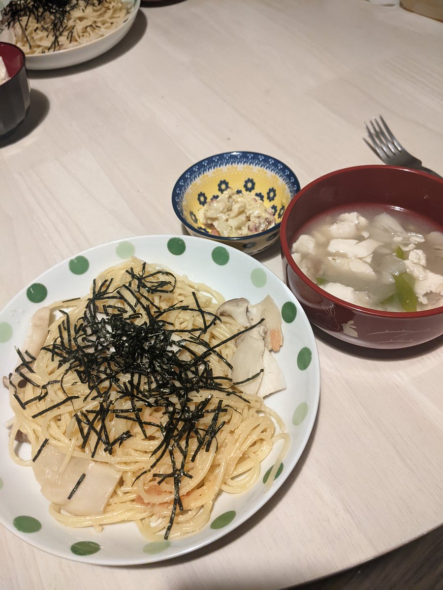 MarshmallowRomi's tweet photo. #codroe #codroepasta #mushroomsoup #Misosoup
#Apple
娘が、たらこスパゲッティー好きなので作ったのですが、娘いがいは、美味しいと言ってくれました😊 https://t.co/ejkvbOJTsM
