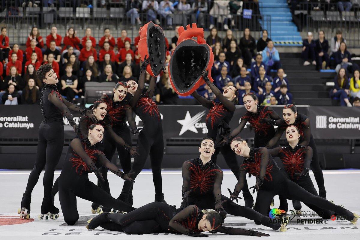 📢 Una desena de grups catalans participaran en el Campionat d’Europa de Grups Xou i Quartets a Saragossa ‼️

📅 Del 22 al 24 de maig 
🏟️ Pavelló Príncipe Felipe

Més informació aquí: fcpatinatge.cat/noticia/una-de…

🍀 Molta sort a tots/es! 🍀