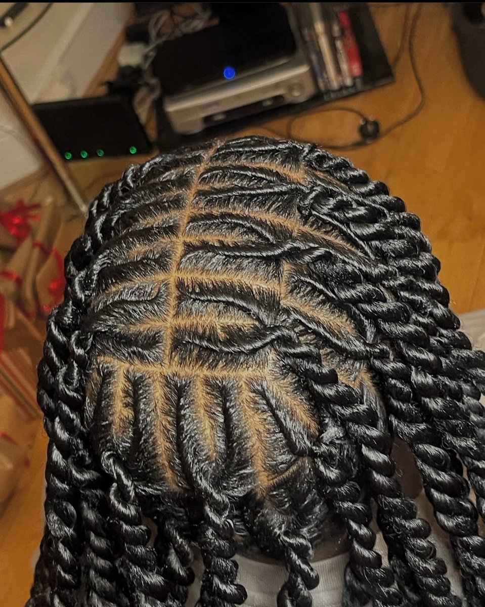 🇬🇧MAY and JUNE slots are now open for booking in LONDON💃🏾
Booking page-mxgnehair.as.me
Instagram- instagram.com/mxgnehair?igsh…
And there’s a cheeky 10% off all locs using code: LOCS10🤭✨