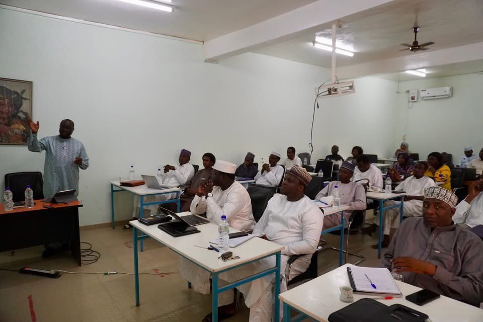 Le 6 mai 2025, l’ENA a reçu M. Ngabo Seli, Commissaire en charge du Marché Commun de la CEMAC, pour une conférence auprès des auditeurs de la filière « Management de la performance de l’administration publique », sur les enjeux de l’intégration économique à l’ère de la ZLECAf.