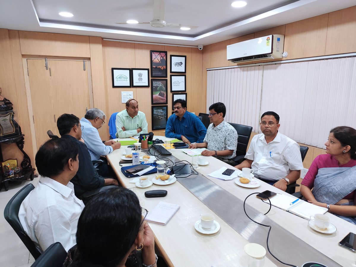 📢 A landmark MoU was signed today, 21st May 2025, at Hyderabad between <a href="/NIRDPR_India/">NIRDPR</a> and M.S. Swaminathan Research Foundation (MSSRF), Chennai. 🤝🌱
This partnership will strengthen collaborative research, biodiversity-based livelihoods, clean &amp; green Panchayats, and climate