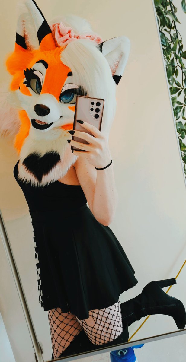 TheCheerFox's tweet photo. Fit Check✨️✔️
.
.
.
🧵🪡:@Glitzy_Fox https://t.co/QisMoHOTBq