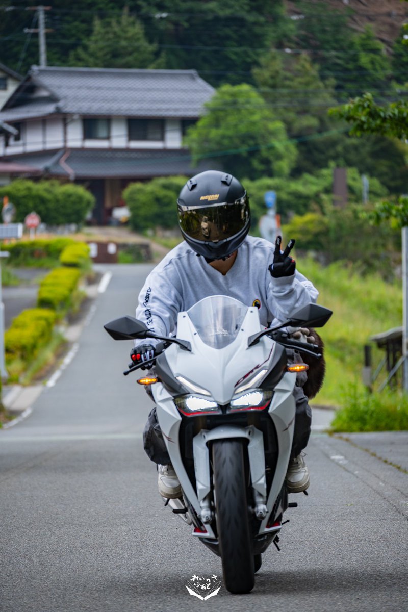 r_e_i_s_a's tweet photo. 遅れたけど2人ともニダボ納車おめでとう✨ https://t.co/4eWKHDstg1