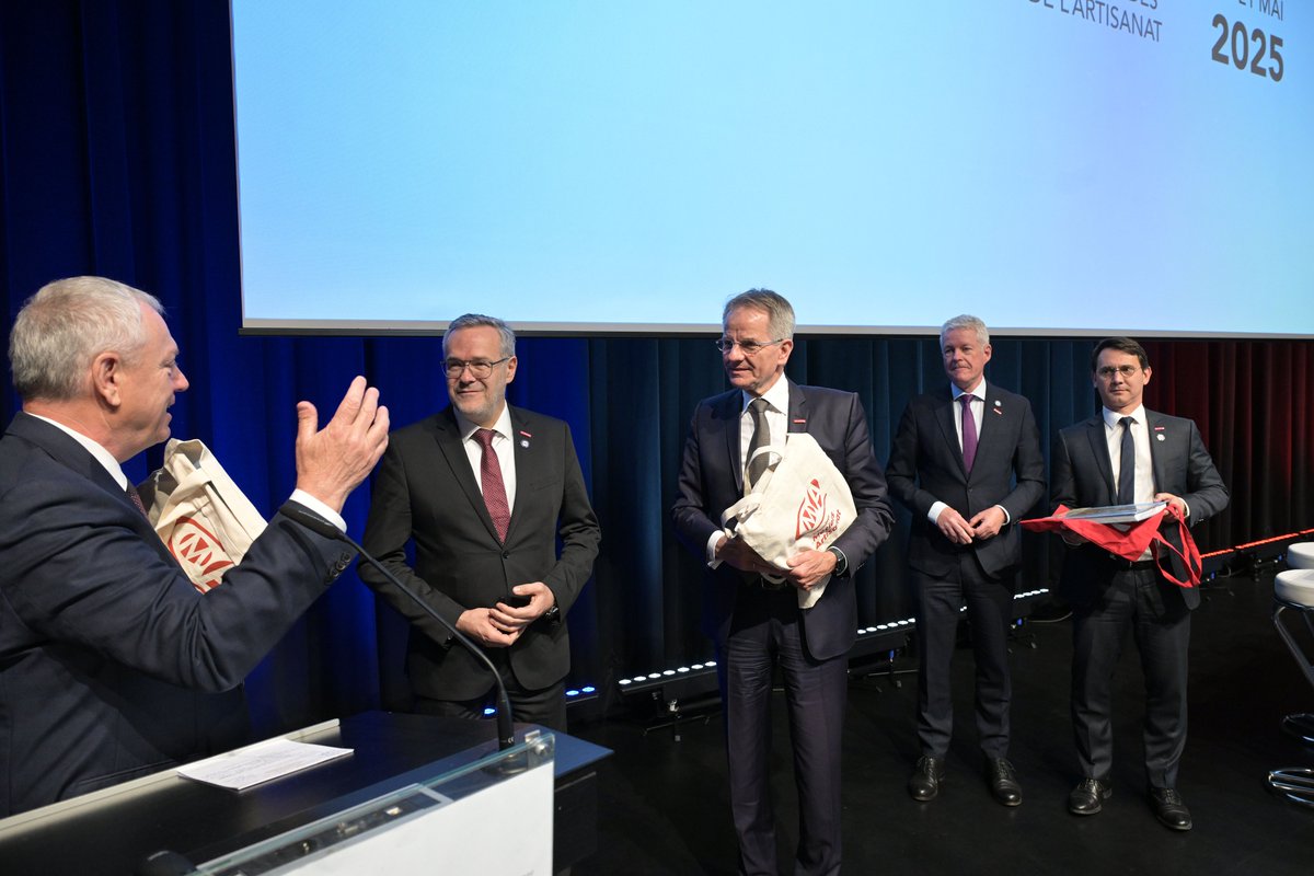 ZDH_Handwerk (@zdh_news) on Twitter photo <a href="/JoelFourny/">Joël Fourny</a>, Präsident <a href="/CMAFrance_/">CMA France</a>: „Unser Austausch gemeinsamer Erfahrungen fördert das gegenseitige Verständnis, die Innovationskraft und letztlich die europäische Idee. Die Freundschaft zwischen unseren Handwerksorganisationen ist ein starkes Zeichen für ein geeintes Europa.“ <a href="/JoelFourny/">Joël Fourny</a>, Präsident <a href="/CMAFrance_/">CMA France</a>: „Unser Austausch gemeinsamer Erfahrungen fördert das gegenseitige Verständnis, die Innovationskraft und letztlich die europäische Idee. Die Freundschaft zwischen unseren Handwerksorganisationen ist ein starkes Zeichen für ein geeintes Europa.“