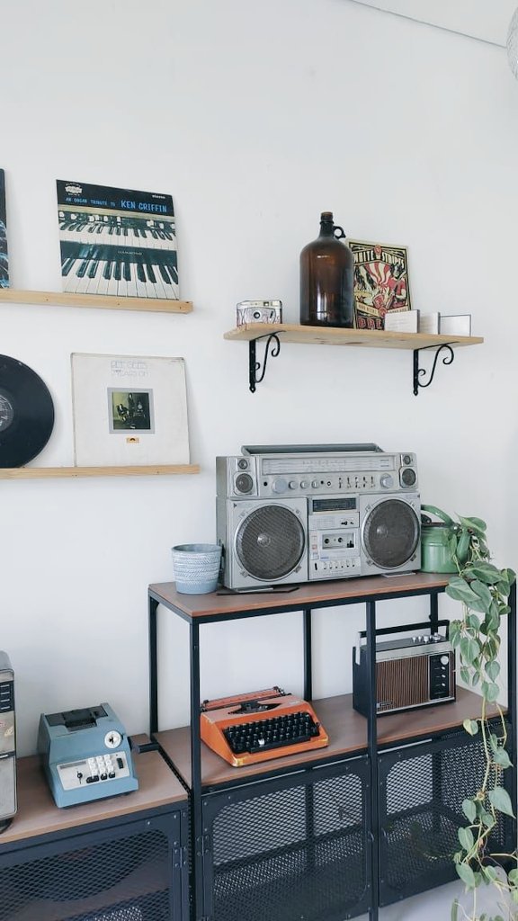 wongjon_'s tweet photo. Corner-room, a classic tape, and light down under mean perfectness. https://t.co/NuOq7DBBEW
