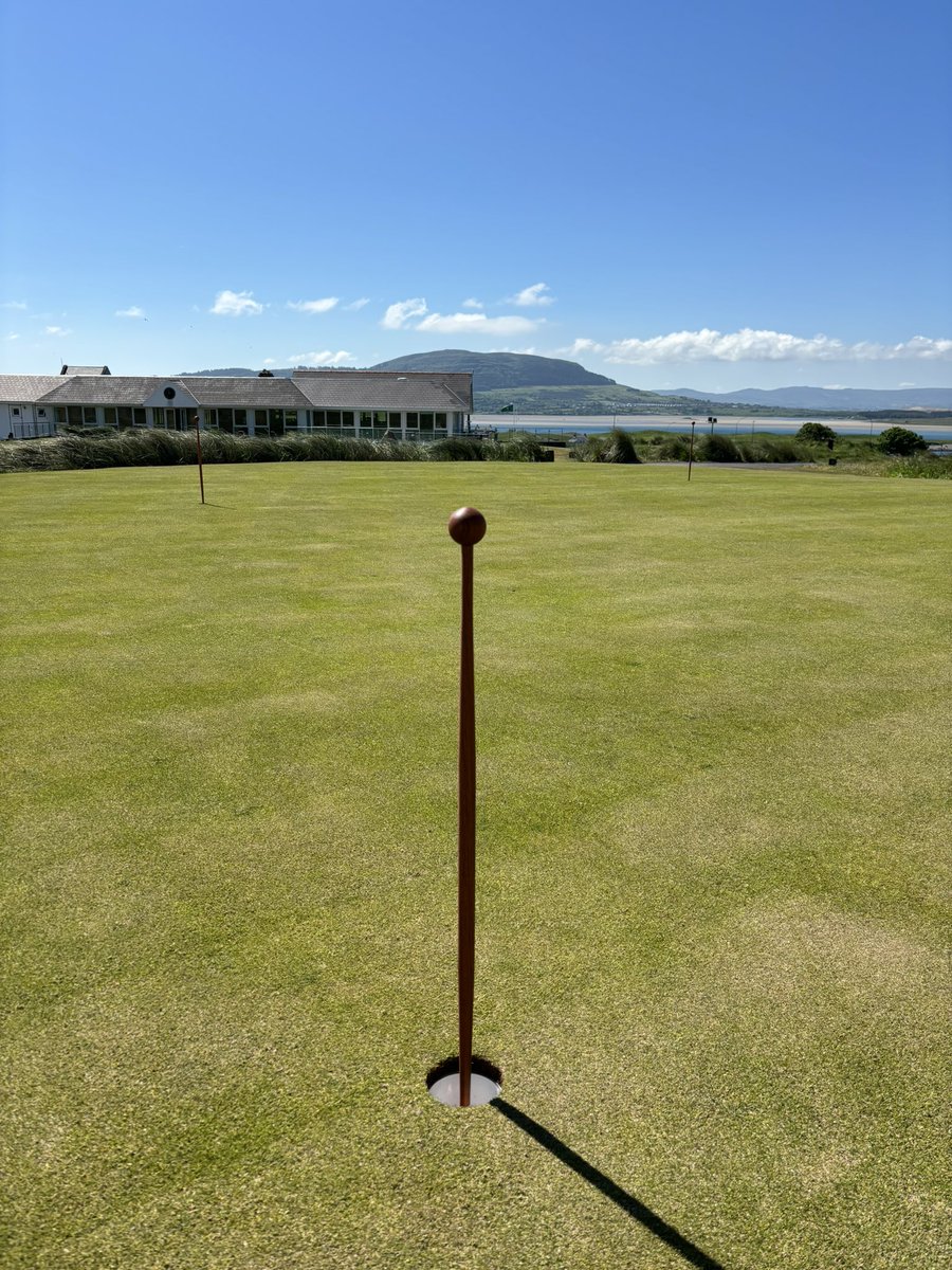 The brand new Watch House putting green is now available for use beside the 1st tee <a href="/CountySligoGC/">The County Sligo Golf Club</a>. This is the final area to open for play from phase 1 work with <a href="/golfarchitects/">Mackenzie & Ebert</a> and <a href="/DARGolf_/">DARGolf Construction</a>