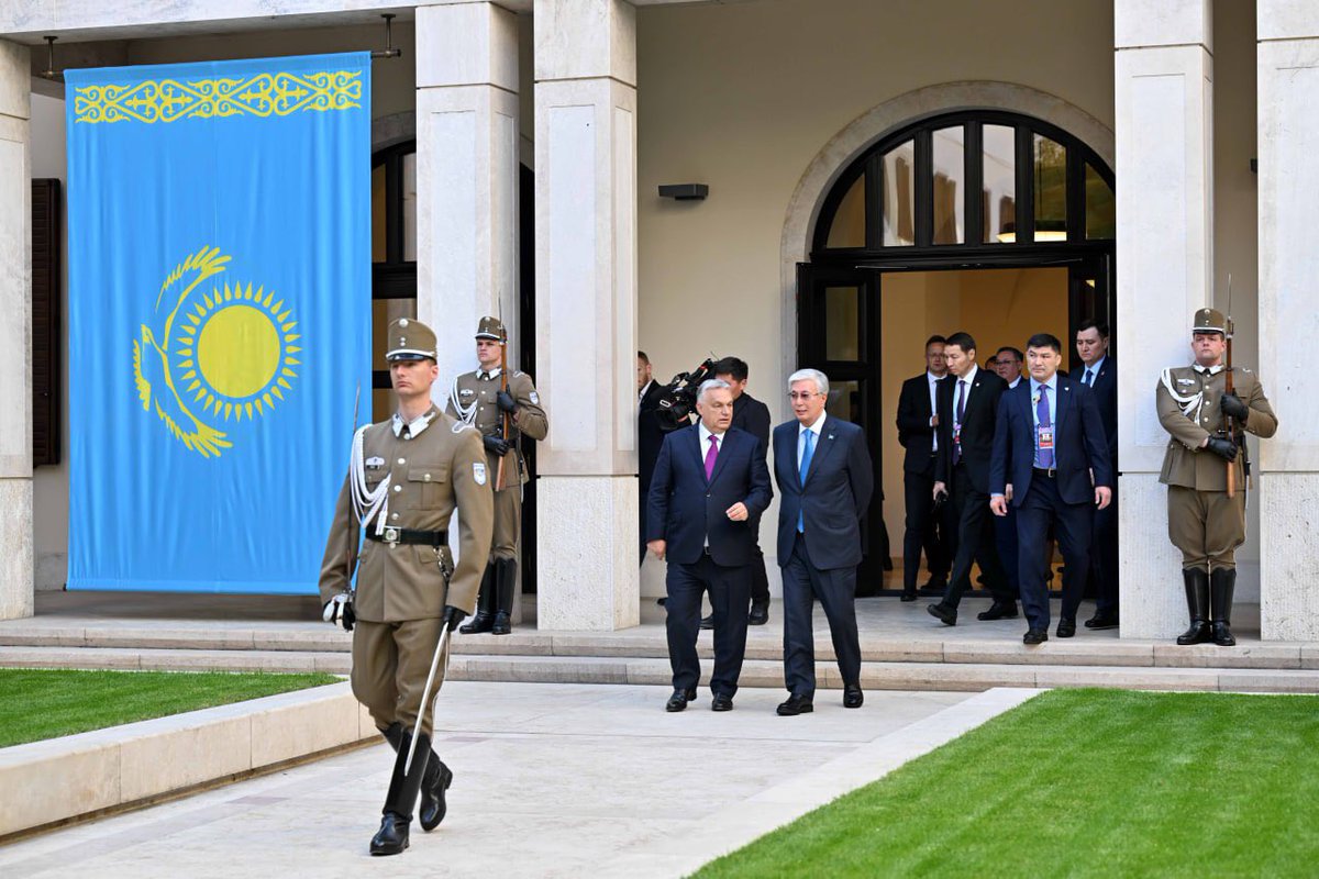Erzhan Kazykhan (@erzhankazykhan) on Twitter photo 🇰🇿🇭🇺 President <a href="/TokayevKZ/">Qasym-Jomart Toqayev</a> and <a href="/PM_ViktorOrban/">Orbán Viktor</a> held bilateral talks in Budapest.
✔️President <a href="/TokayevKZ/">Qasym-Jomart Toqayev</a> emphasized trade and investment as priorities, with 16 joint projects worth around $700 million in engineering, agriculture, and logistics.
✔️President <a href="/TokayevKZ/">Qasym-Jomart Toqayev</a> also 🇰🇿🇭🇺 President <a href="/TokayevKZ/">Qasym-Jomart Toqayev</a> and <a href="/PM_ViktorOrban/">Orbán Viktor</a> held bilateral talks in Budapest.
✔️President <a href="/TokayevKZ/">Qasym-Jomart Toqayev</a> emphasized trade and investment as priorities, with 16 joint projects worth around $700 million in engineering, agriculture, and logistics.
✔️President <a href="/TokayevKZ/">Qasym-Jomart Toqayev</a> also