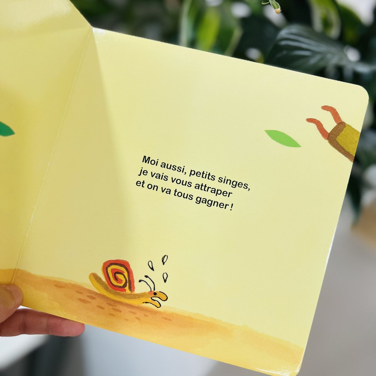 🏃‍♂️🐱🐭 NOUVEAUTÉ : C’est moi qui t’attrape !

Le chat poursuit la souris...
Mais qui poursuit le chat ? Le chien ! 🐶
Et derrière le chien ? Un serpent ! 🐍
Un joyeux jeu de poursuite où chacun devient le poursuivi !

Une histoire en boucle, pleine de rythme et de surprises !