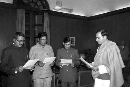 India lost a crucial era of progress and possibilities with the sudden demise of Rajiv Gandhi ji. His vision for a modern, digital India was ahead of its time. A legacy interrupted, a future altered.
#RememberingRajivGandhi #RajivGandhi #RAJIVGANDHIDEATHANNIVERSARY