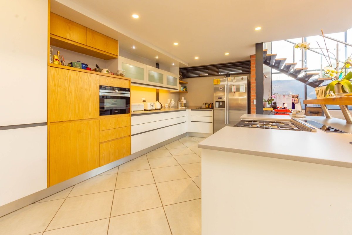 🛏 6 | 🛁 4.5 | 💰R11,699,999 | 📍Chartwell, Randburg | Web Ref: #RL15733

Step into 21st-century elegance with this extraordinary designer home, masterfully crafted with steel, aluminium

Link: myproperty.co.za/properties/cha…