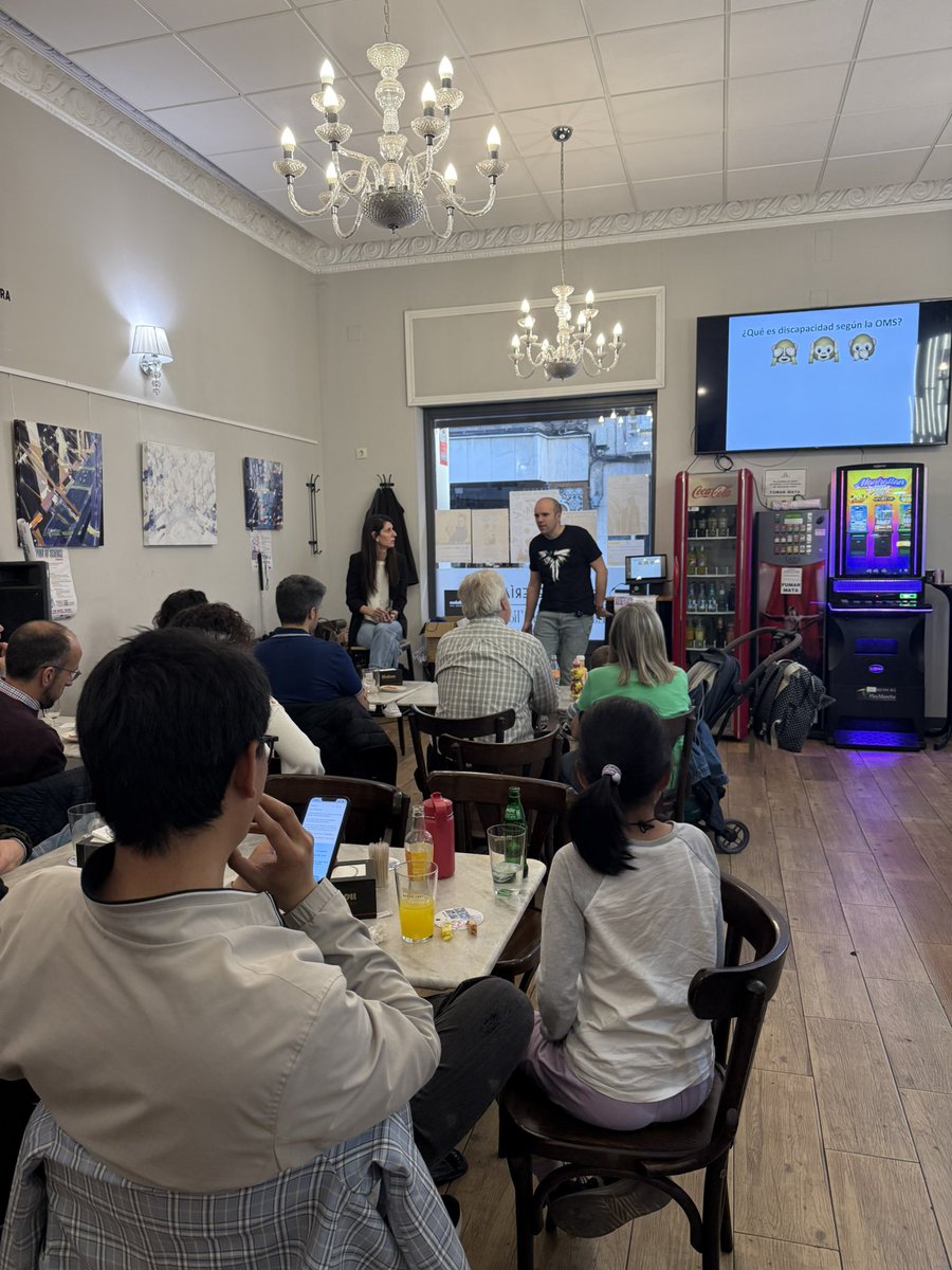 videociegos's tweet photo. Un placer participar en #PINT25CUE, organizado por @uclm_es en La Churrerรญa del Tรญo Santos. Conversamos sobre accesibilidad e inclusiรณn en videojuegos con @noeliabarrosoc: visiรณn clara, conversaciรณn necesaria.
Avanzamos hacia el futuro.
#WeAllPlay https://t.co/AkuofKeGg4