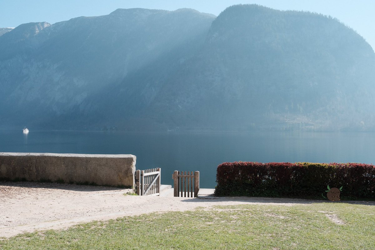 meiaimu's tweet image. Somewhere in Hallstatt with a little fence gate