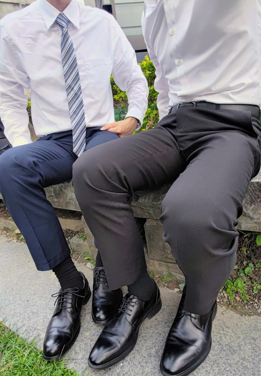 沒想到能巧遇西裝男🥴🥴
皮鞋還很一致🫠🫠🫠