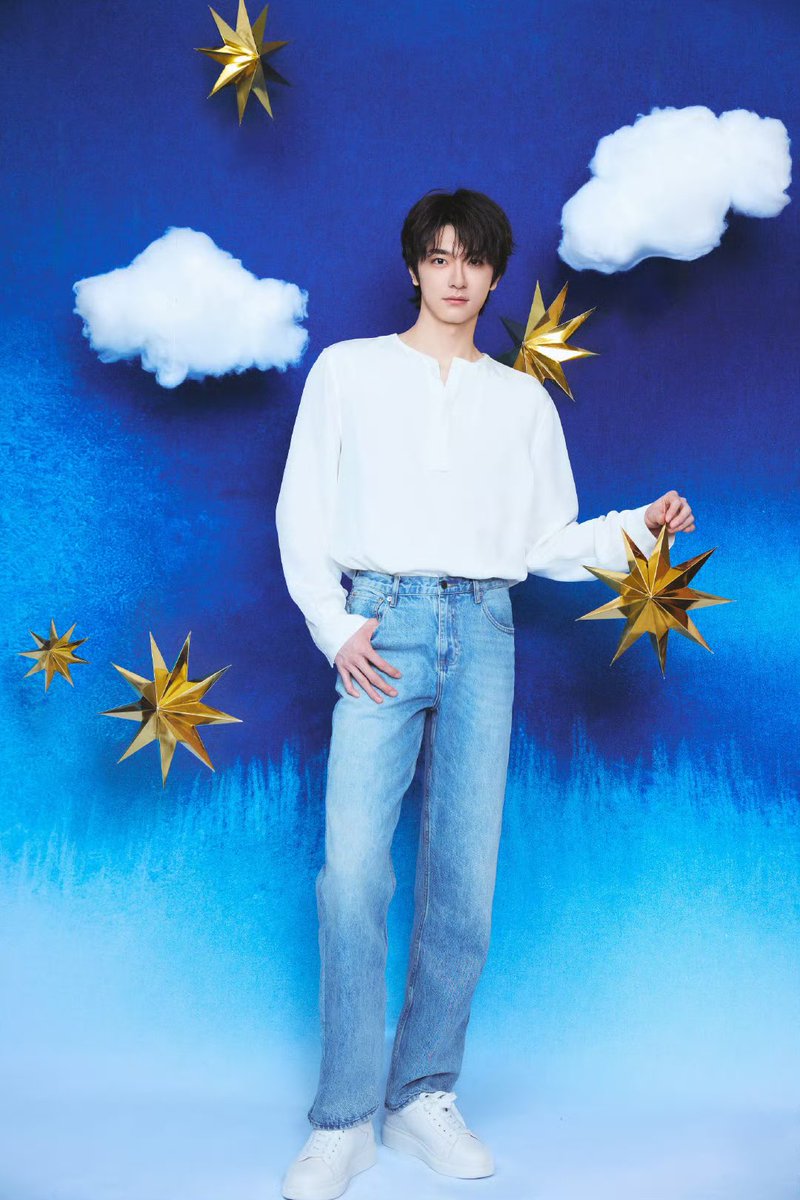 LinyiEsther's tweet photo. When the sky meets the sea 💕

#LinYi #EstherYu #YuShuxin #SkiIntoLove #Off&amp;RelaxLivestream #PanteneLivestream https://t.co/Nk6Mq4NHOZ