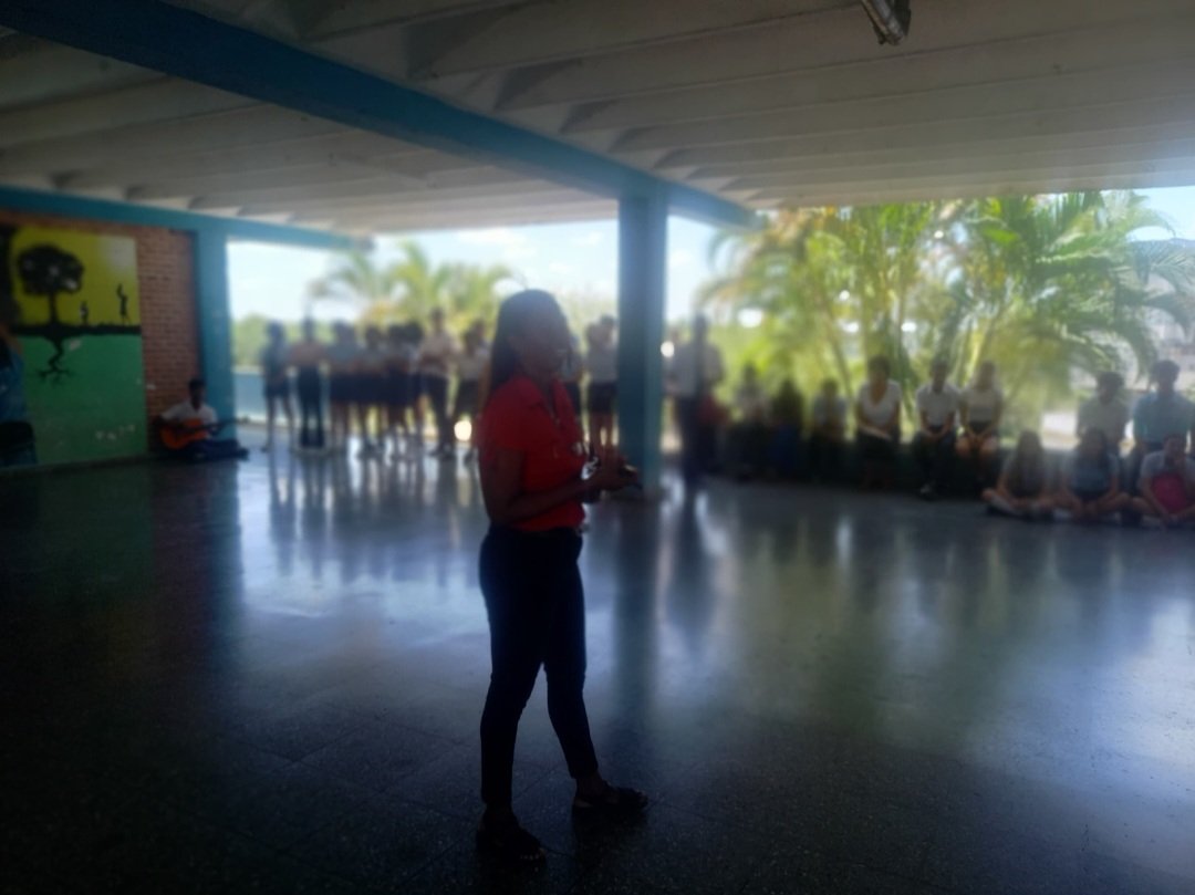 ipvcecarlosmarx's tweet photo. ❤️⚛️| Desde la escuela de ciencias de Matanzas, el IPVCE "Carlos Marx Pressburg" se desarrollan diversas actividades 🌹 como parte de la jornada #DeCaraAlSol ☀️ y en homenaje al más universal de los cubanos.
#ipvcecarlosmarx #ipvcecm #somosipvce https://t.co/tq9pIxG4qv