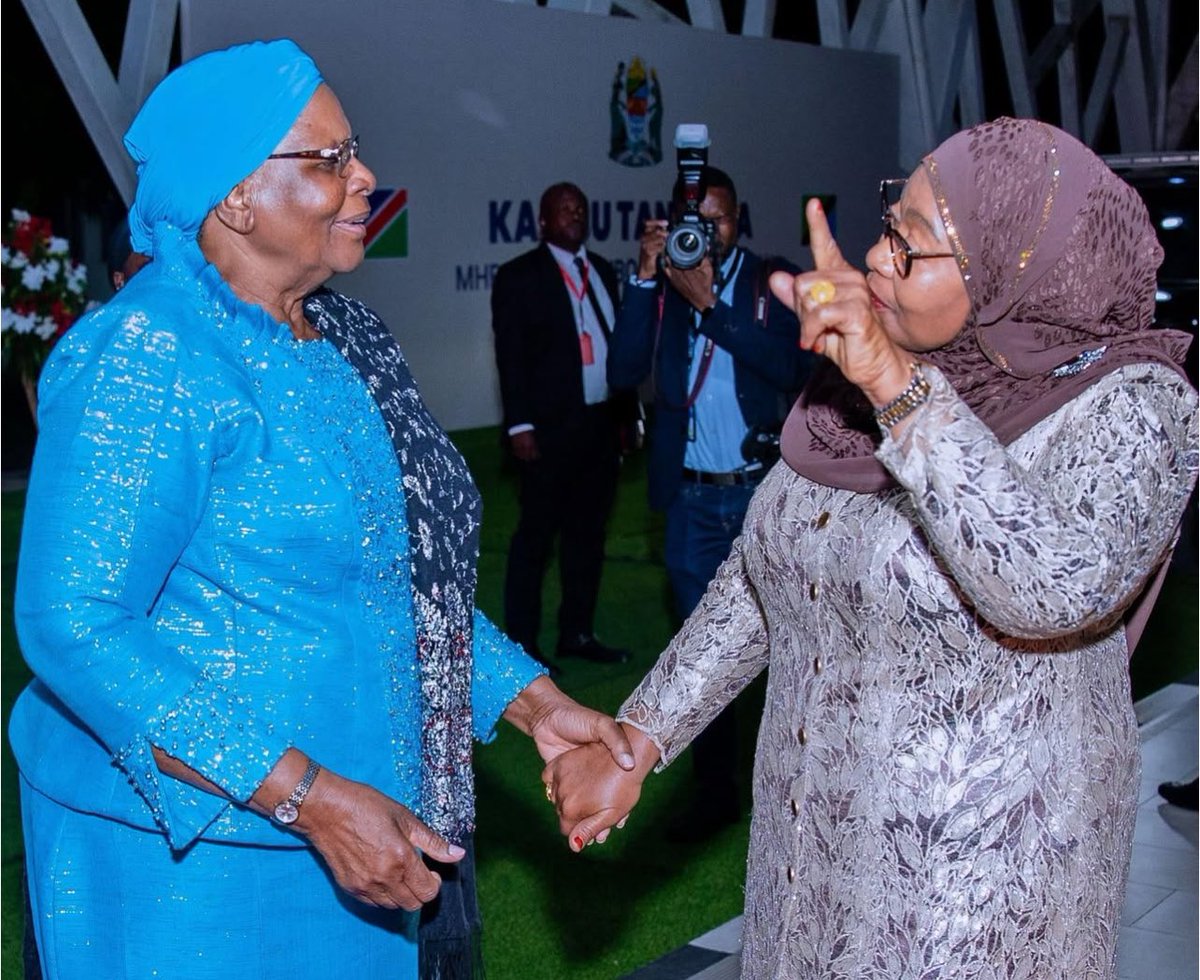 matokeochanya's tweet photo. Rais Mhe. Dkt. Samia Suluhu Hassan amkaribisha Rais wa Jamhuri ya Namibia Mhe. Netumbo Nandi-Ndaitwah, Ikulu Jijini Dar es Salaam. https://t.co/KiZQVkIjqB
