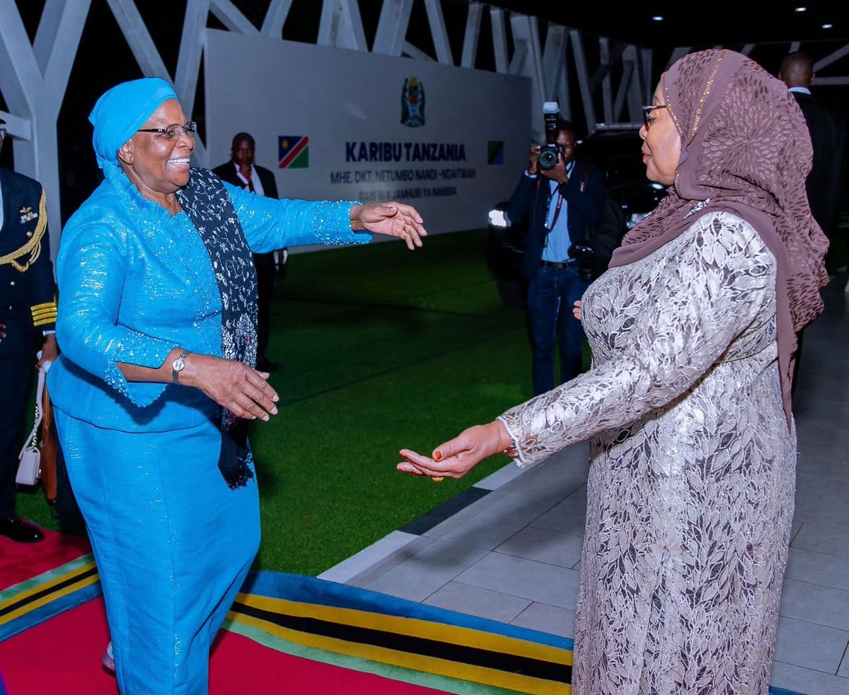 matokeochanya's tweet photo. Rais Mhe. Dkt. Samia Suluhu Hassan amkaribisha Rais wa Jamhuri ya Namibia Mhe. Netumbo Nandi-Ndaitwah, Ikulu Jijini Dar es Salaam. https://t.co/KiZQVkIjqB