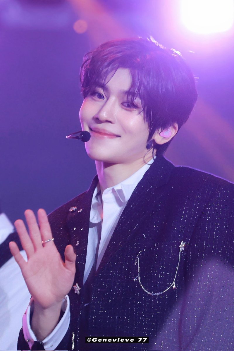 백성들을 굽어 살피시는구나...