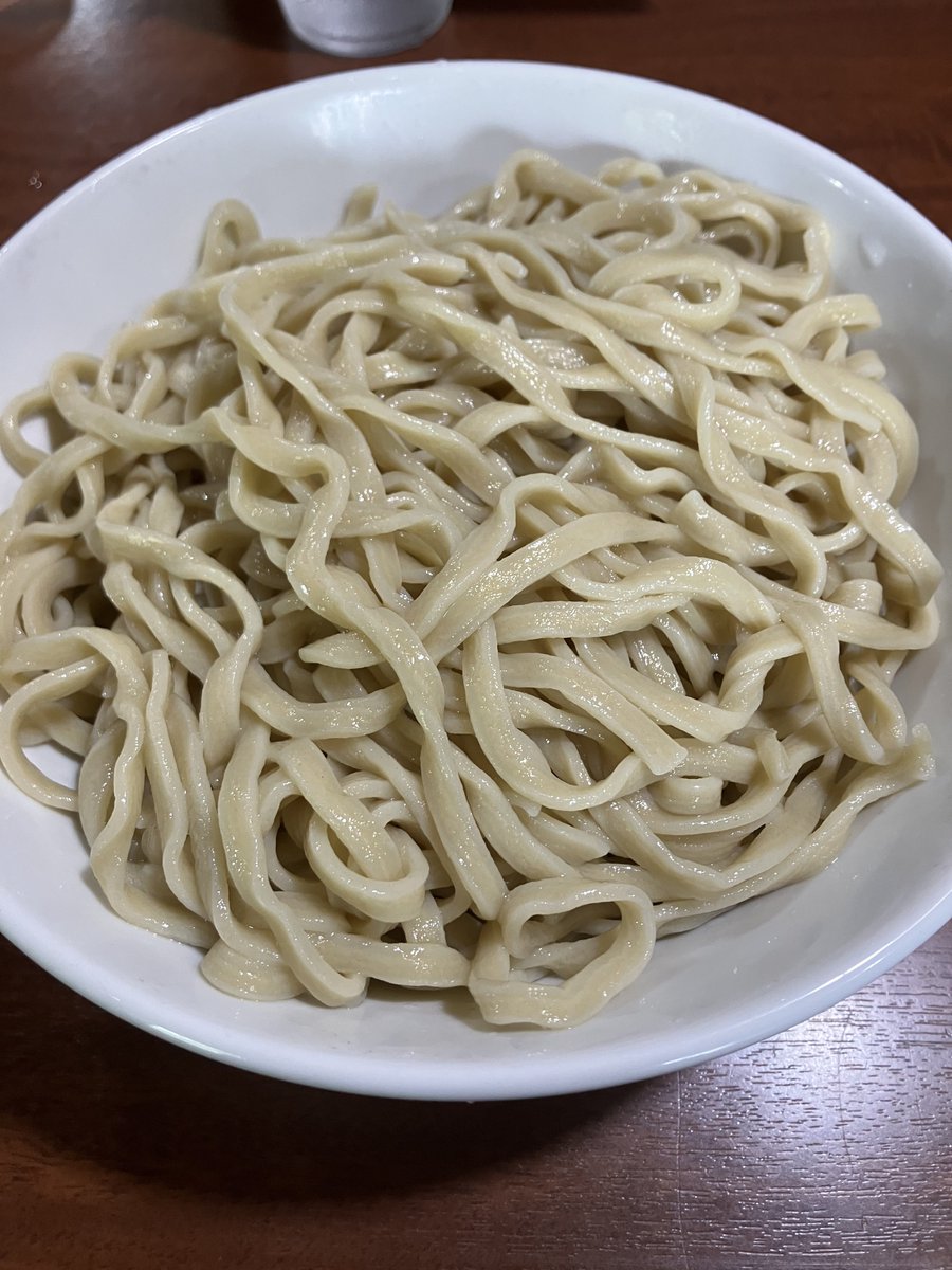dchin777's tweet photo. D麺 さん

限定 イカスミつけ麺 🦑
ほぐし豚 🐷
野菜少なめ アブラ

昨日からの新作限定✨
周年 行けなかったので
この限定はとても嬉しい😆
イカ墨をたっぷり使用した
贅沢な一杯🍜
仕事前なのでニンニク🧄抜きで😅
豚も麺も相変わらず美味い😋
ごちそうさまでした🙏 https://t.co/AgWAKV2BWC