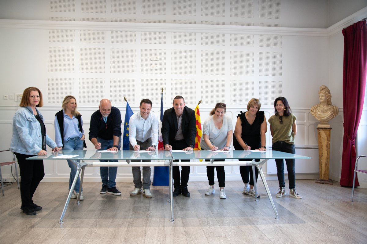 🤝 Partenariat reconduit à Saint-Cannat !
Avec <a href="/wepoppins/">Wepoppins</a>, les parents accèdent à un service gratuit d’entraide locale : garde, accompagnement, entraide entre familles 👨‍👩‍👧‍👦
Merci à tous les partenaires engagés ❤️
#Mairie #SaintCannat #ParentsSolidaires #Wepoppins