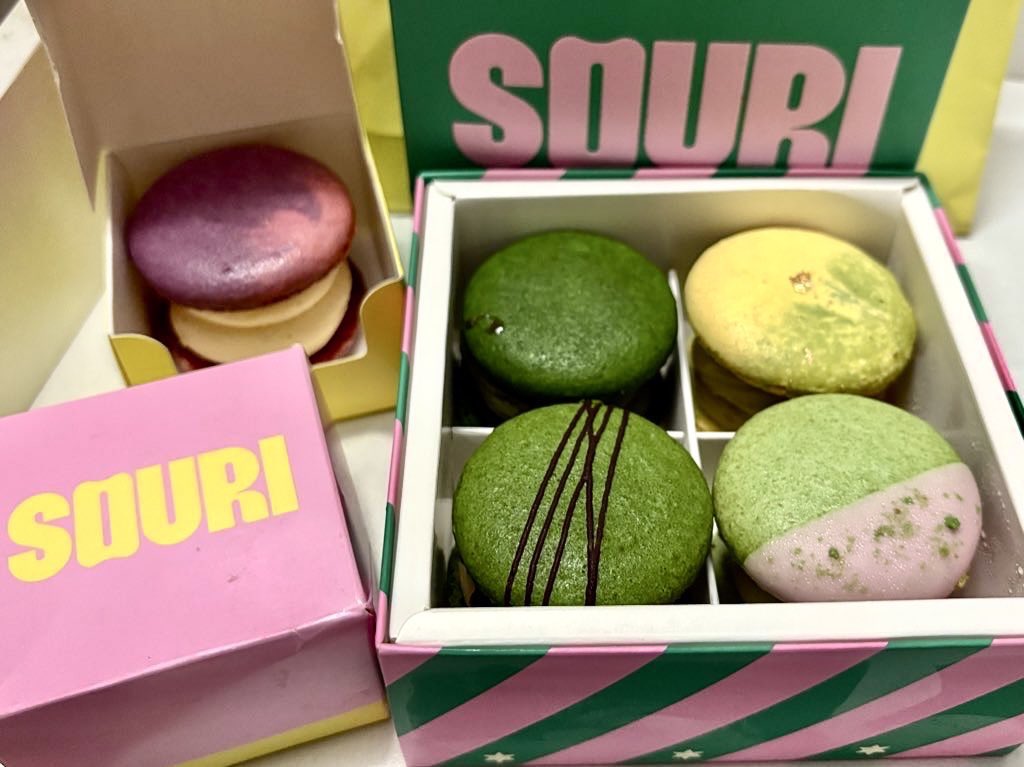 pitchap10926147's tweet photo. เลือกไม่ถูกเลย Strawberry Matcha ก็หวานหอมกันได้ดี แต่ขอเลือกเป็น #TeamStrongMatcha ละกัน Dark Matcha ขมเข้มนัวสะใจ ตัดด้วยถั่วแดงหน่อยๆไม่เสียความดาร์คกินแล้วอยากรำถวาย มัทฉะที่จริงใจ 🥹🤤
#SouriIntensityLevel
#SOURI #SOURIBKK https://t.co/ca1FBzUI8g