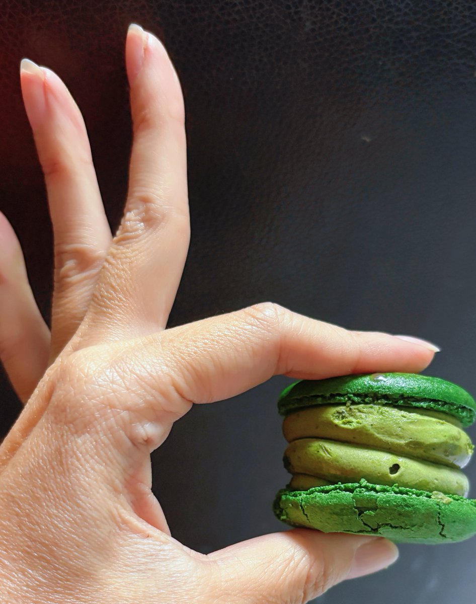 pitchap10926147's tweet photo. เลือกไม่ถูกเลย Strawberry Matcha ก็หวานหอมกันได้ดี แต่ขอเลือกเป็น #TeamStrongMatcha ละกัน Dark Matcha ขมเข้มนัวสะใจ ตัดด้วยถั่วแดงหน่อยๆไม่เสียความดาร์คกินแล้วอยากรำถวาย มัทฉะที่จริงใจ 🥹🤤
#SouriIntensityLevel
#SOURI #SOURIBKK https://t.co/ca1FBzUI8g