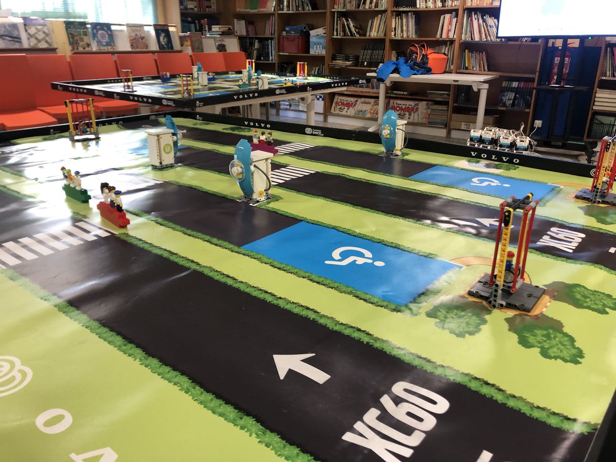 Participamos en la Iniciativa Volvo, un proyecto educativo con retos de programación, robótica y trabajo en equipo.
¡Aprendemos mientras construimos un futuro mejor!

#IniciativaVolvo