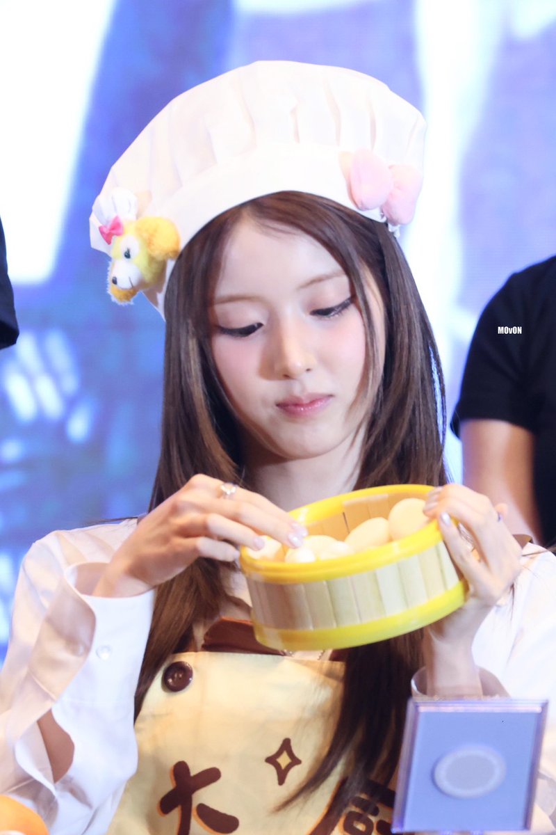 Movon_23's tweet image. 250518
👩‍🍳

#엔믹스 #지우 
#NMIXX #JIWOO #김지우